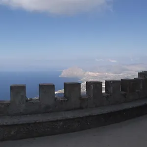 antico-borgo-erice.sicilyhotelsitaly.net/